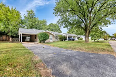 12157 Parkwood Place, Maryland Heights, MO 63043 - Photo 25
