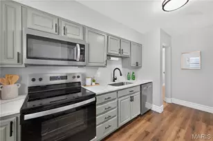 908 Des Peres Dr, Saint Louis, MO 63131 - Photo 13