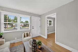 908 Des Peres Dr, Saint Louis, MO 63131 - Photo 5