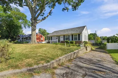 6935 Greenholly Drive, Affton, MO 63123 - Photo 3