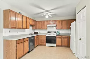 3630 Cypress Creek Dr, Florissant, MO 63031 - Photo 9