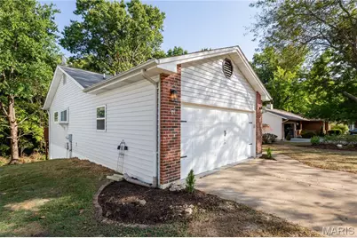 1298 Golden Gate Lane, Saint Peters, MO 63376 - Photo 3