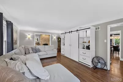 2 Woodoaks Trail, Ladue, MO 63124 - Photo 15