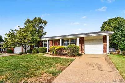 2467 Wesbay Drive, Maryland Heights, MO 63043 - Photo 3