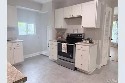 215 S Saint Jacques Street, Florissant, MO 63031 - Photo 9