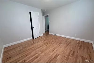 215 S Saint Jacques Street, Florissant, MO 63031 - Photo 15