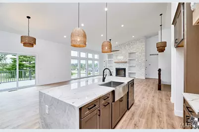 107 Wolf Den Court, Lake Saint Louis, MO 63367 - Photo 15