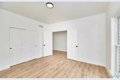 107 Wolf Den Court, Lake Saint Louis, MO 63367 - Photo 5