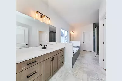 107 Wolf Den Court, Lake Saint Louis, MO 63367 - Photo 19