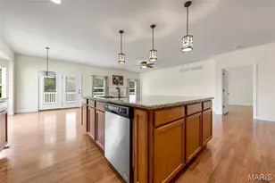 1216 Emerald Gardens Dr, Saint Peters, MO 63376 - Photo 15