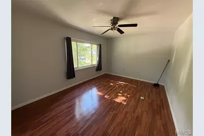 319 Windsor Spring Drive, Sunset Hills, MO 63122 - Photo 17