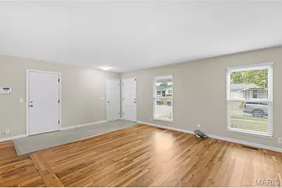 1411 Sherwood Forest Drive, Florissant, MO 63031 - Photo 7