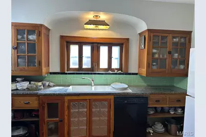 5701 Gresham Avenue, Saint Louis, MO 63109 - Photo 5