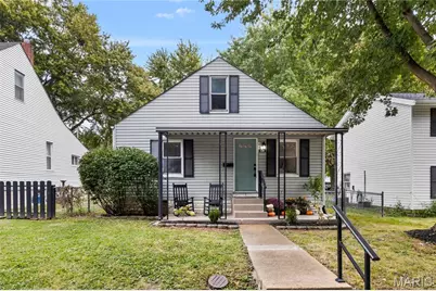 924 N Benton Avenue, Saint Charles, MO 63301 - Photo 1