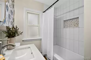 924 N Benton Ave, Saint Charles, MO 63301 - Photo 15