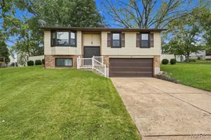 717 Cypress Dr, Pacific, MO 63069 - Photo 1