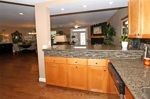 1175 Mill Crossing Dr, Creve Coeur, MO 63141 - Photo 3