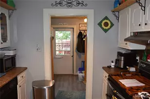 523 W Olive St, Palmyra, MO 63461 - Photo 13