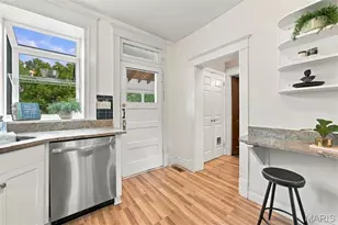 7043 Pershing Ave, University City, MO 63130 - Photo 21