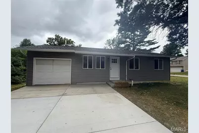 800 Flora Avenue, Warrenton, MO 63383 - Photo 1