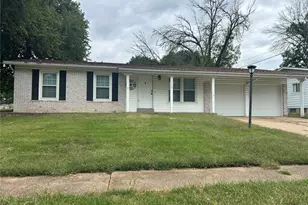 1445 El Centro Dr, Florissant, MO 63031 - Photo 1