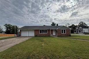 202 Cherry St, Wright City, MO 63390 - Photo 1