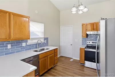 857 Cades Cove, Florissant, MO 63031 - Photo 9