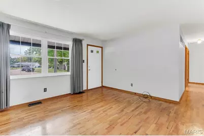 11912 McKelvey Gardens Drive, Maryland Heights, MO 63043 - Photo 7
