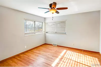 1011 Chartres Avenue, Saint Louis, MO 63132 - Photo 15