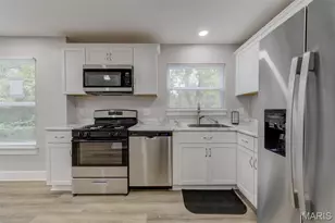 10237 Royal Dr, Saint Louis, MO 63136 - Photo 9