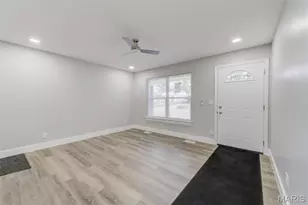 10237 Royal Dr, Saint Louis, MO 63136 - Photo 3