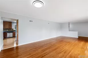 10621 Rebecca Dr, Saint Louis, MO 63128 - Photo 9