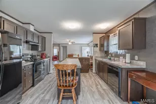 26039 Rynelle Dr, Wright City, MO 63390 - Photo 9