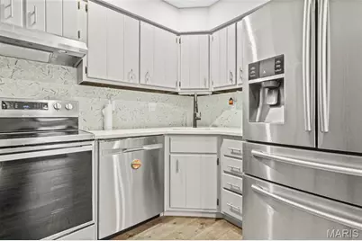 9421 Green Park Gardens Drive #C, Saint Louis, MO 63123 - Photo 7