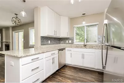 710 Westbridge Drive, Saint Peters, MO 63376 - Photo 5