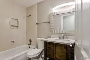 15027 Isleview Dr, Chesterfield, MO 63017 - Photo 13
