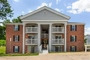 1961 Marine Terrace Dr, Saint Louis, MO 63146 - Photo 1