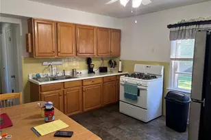 10357 St Matthew Ln, Saint Ann, MO 63074 - Photo 9