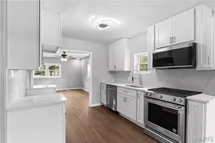 10591 Clarendon Ave, Saint Louis, MO 63114 - Photo 7