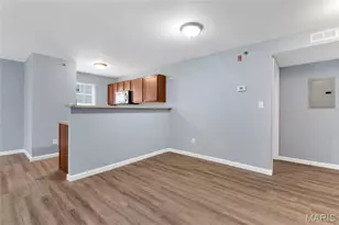 9102 Spring Creek Ln, O'Fallon, MO 63368 - Photo 7