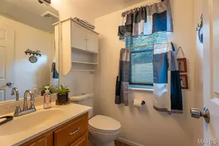 1523 Glenn Brooke Woods Cir, Ballwin, MO 63021 - Photo 5