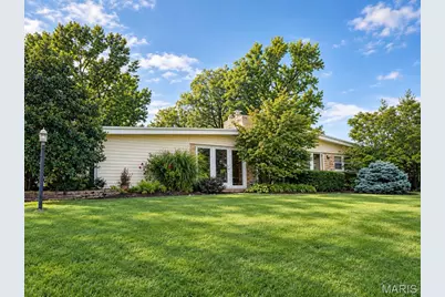 8416 Louwen Drive, Ladue, MO 63124 - Photo 1