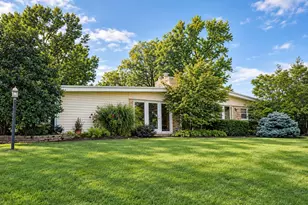 8416 Louwen Dr, Ladue, MO 63124 - Photo 1