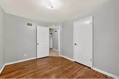 8513 Steve Avenue, Hazelwood, MO 63042 - Photo 11