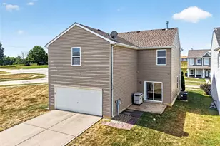 1002 Glengarry Dr, Wentzville, MO 63385 - Photo 7