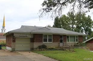 1295 Chambers Rd, Bellefontaine Neighbors, MO 63137 - Photo 1