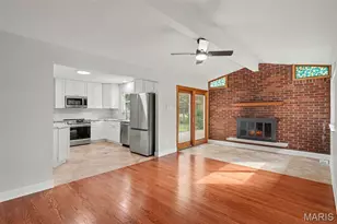12540 Starspur Ln, Saint Louis, MO 63146 - Photo 9