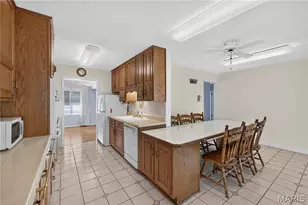 10706 Vorhof Dr, Saint Louis, MO 63136 - Photo 5