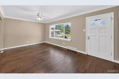 728 Pine Street, Saint Charles, MO 63301 - Photo 9