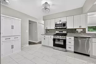 11 Highland Dr, Saint Charles, MO 63303 - Photo 5